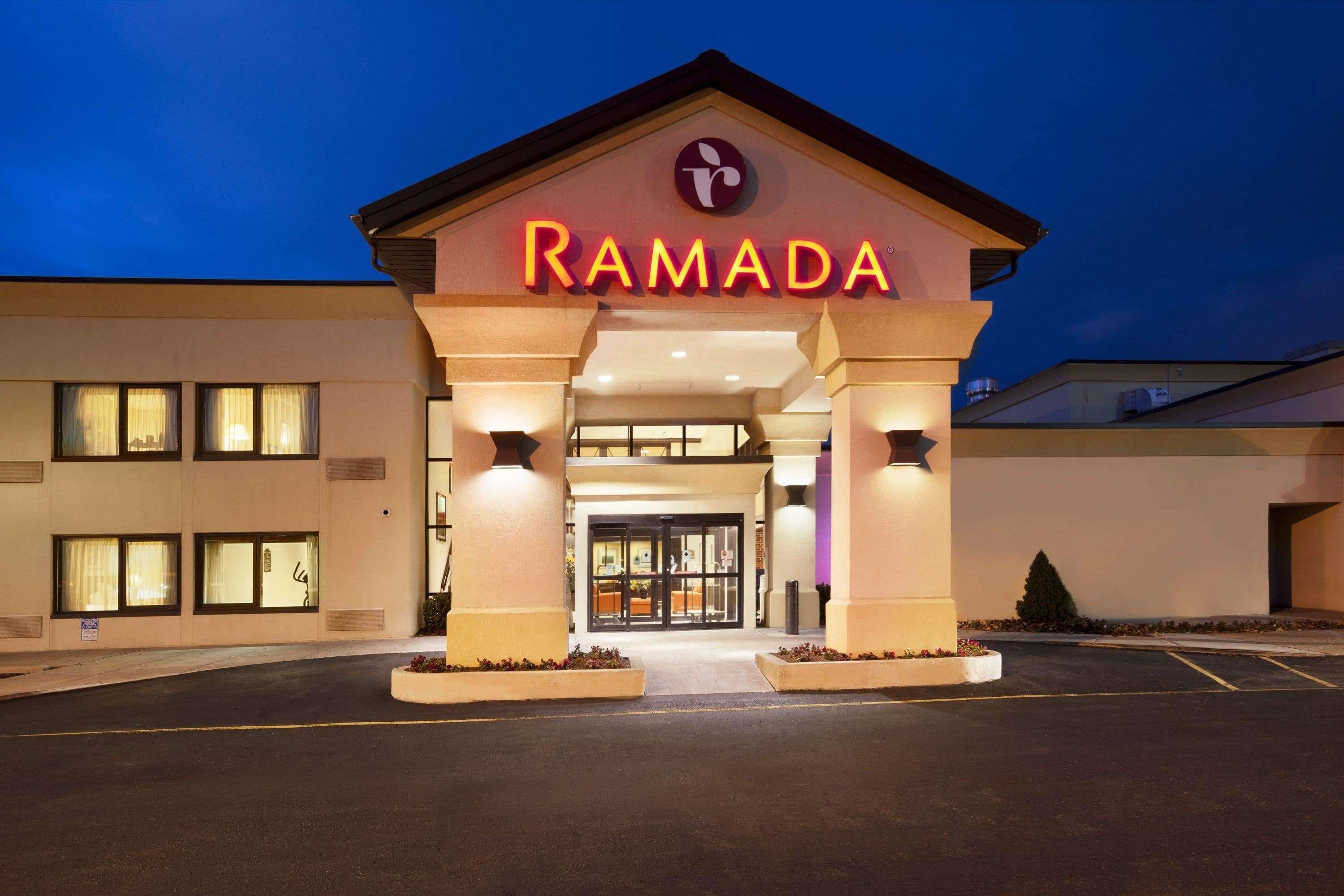 Ramada By Wyndham Newark/Wilmington Hotel Eksteriør billede
