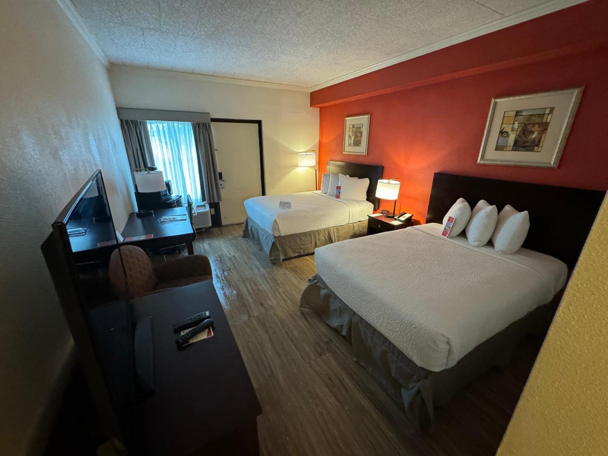 Ramada By Wyndham Newark/Wilmington Hotel Eksteriør billede